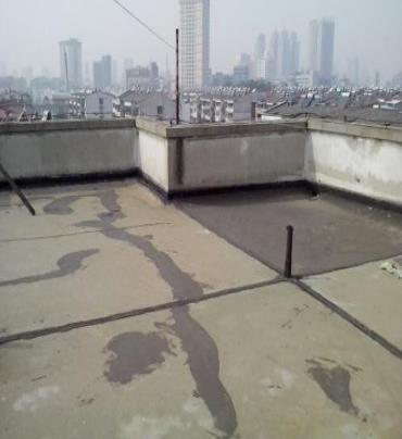 东丰漏水维修 楼顶漏水是什么原因，楼顶漏水维修方法是什么?