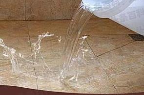 东丰漏水维修 免砸砖防水材料该如何施工